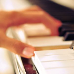 亚洲肏穴高潮喷水乱伦视频
